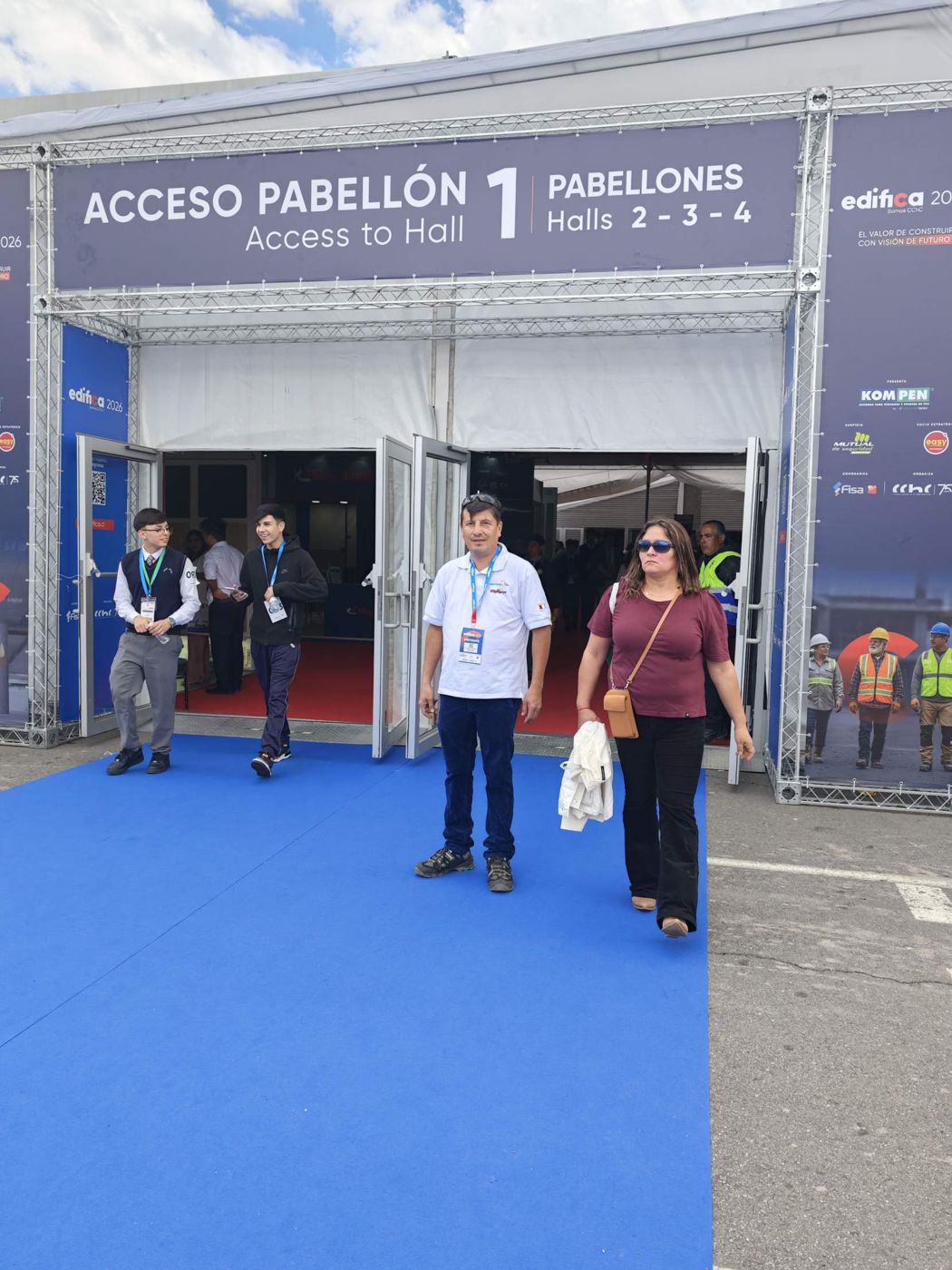 Ventanas de PVC en la entrada de Edifica 2026