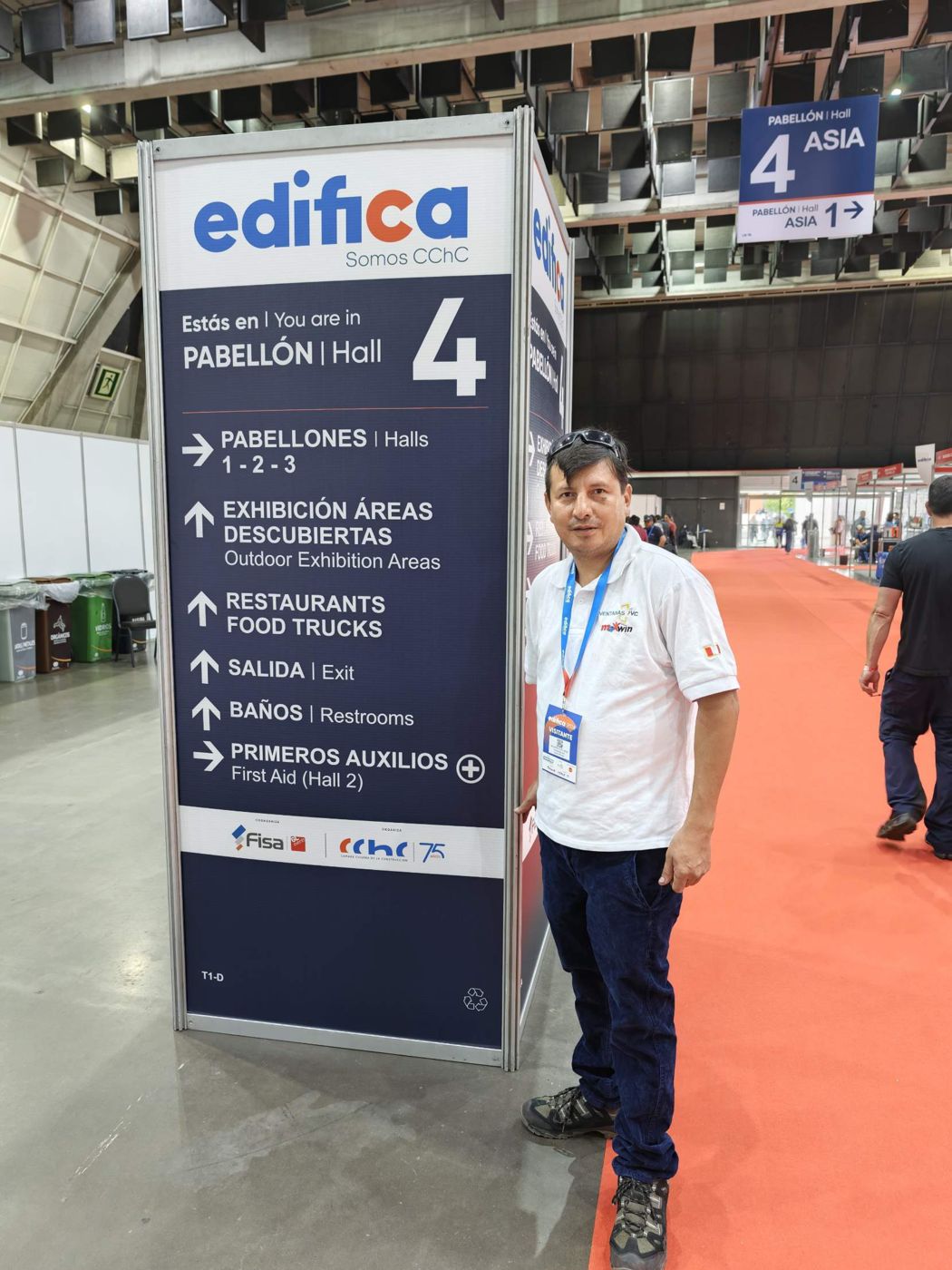 Recorriendo los pabellones de Edifica 2026